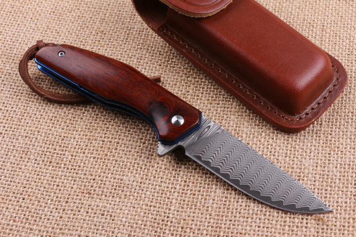 Blue bird Damascus folding knife with Red sandalwood handle UD404497